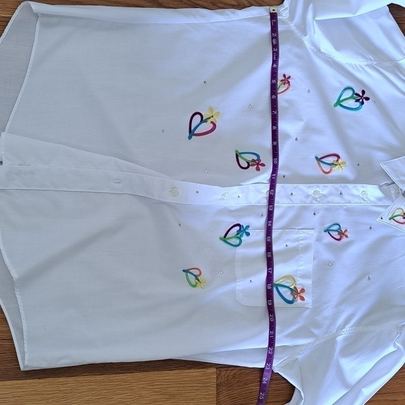 Mili Designs Women's Large White Long Sleeve Button Up Shirt Embroidered Floral - Picture 13 of 16